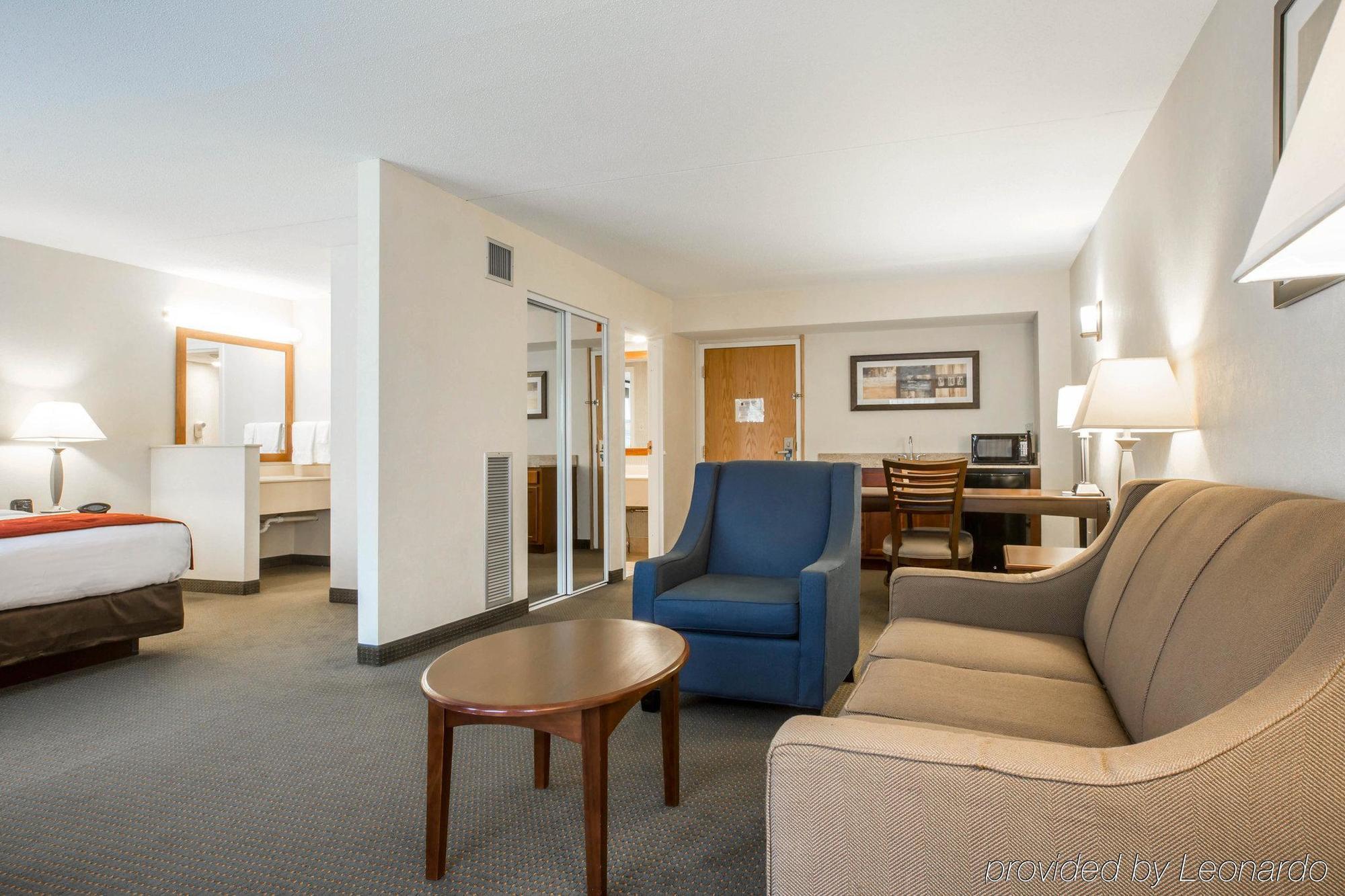 Comfort Suites South Burlington Near University Ngoại thất bức ảnh