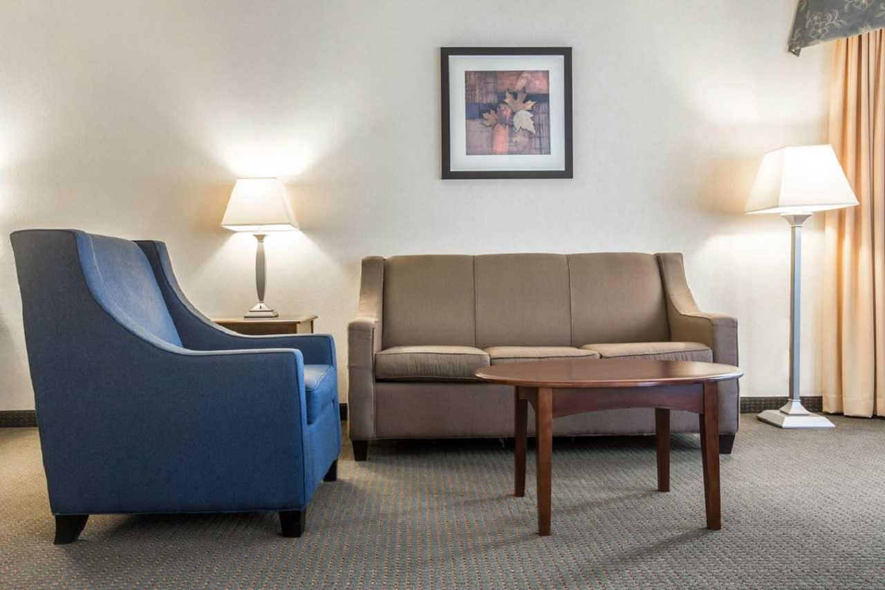 Comfort Suites South Burlington Near University Ngoại thất bức ảnh