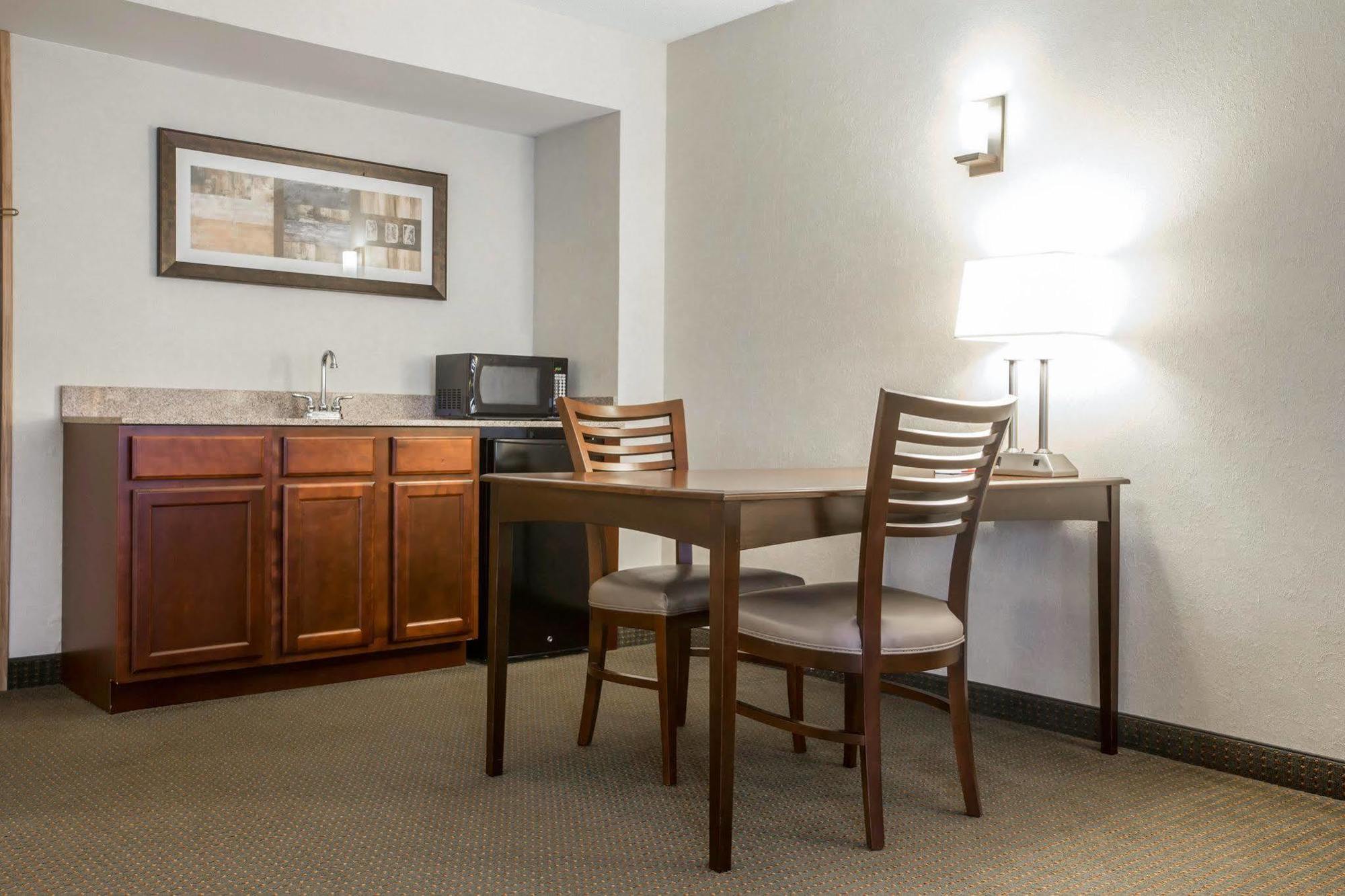 Comfort Suites South Burlington Near University Ngoại thất bức ảnh